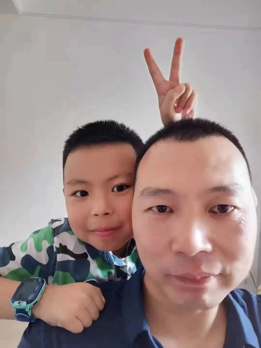 DƬ